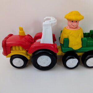 Vintage Fisher Price Little People Tow n Pull Tractor with Wagon 2007 WORKS